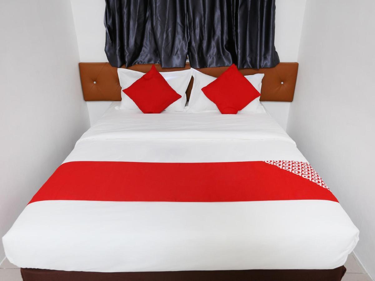 OYO 89672 Eg Hotel Jj Johor Bahru Buitenkant foto
