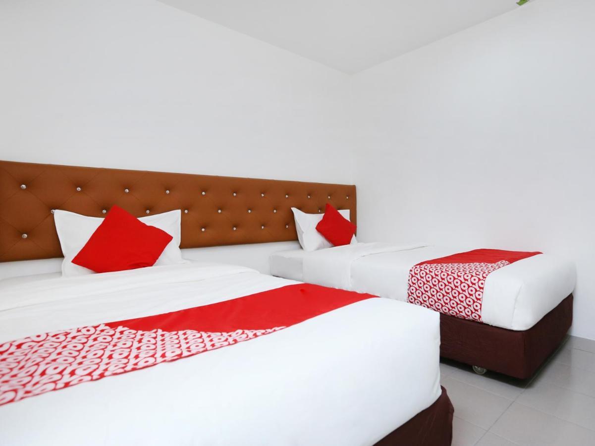 OYO 89672 Eg Hotel Jj Johor Bahru Buitenkant foto