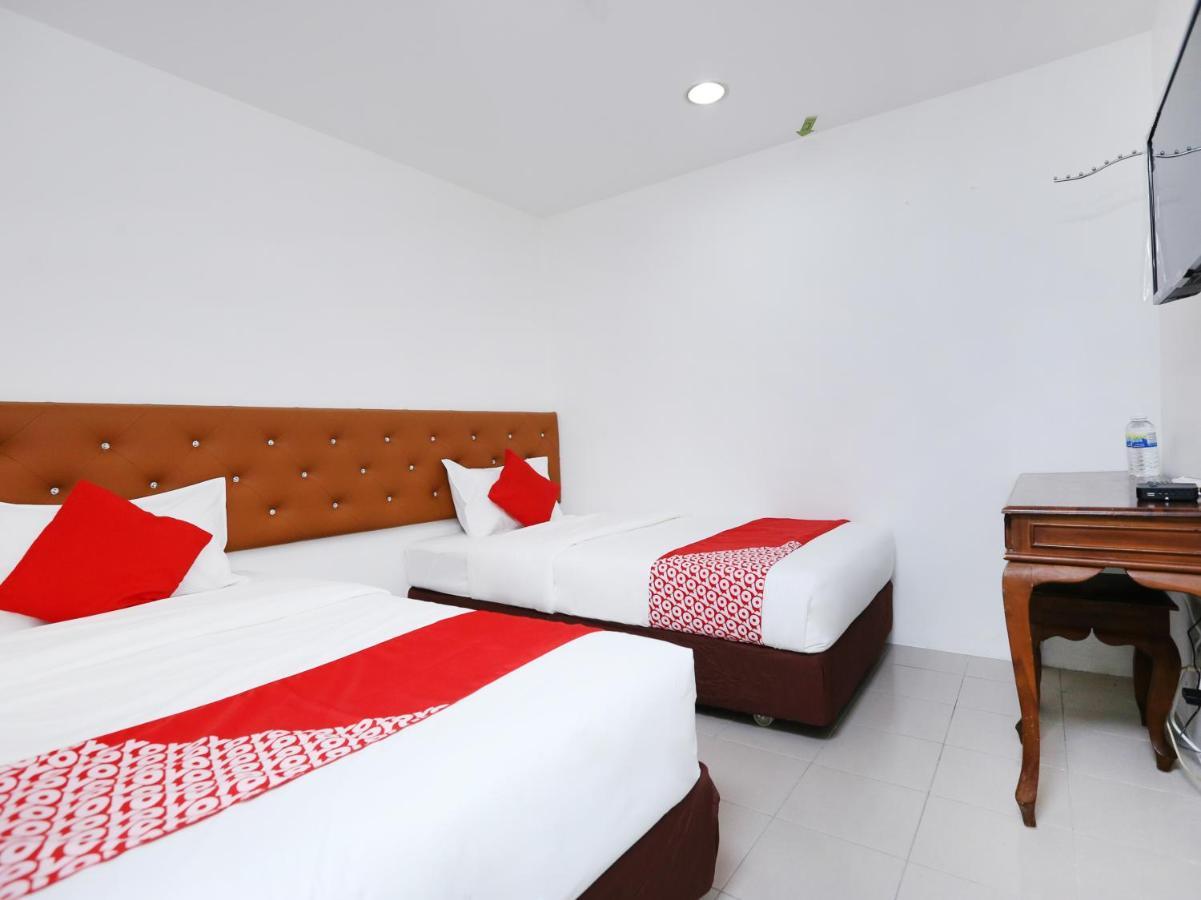 OYO 89672 Eg Hotel Jj Johor Bahru Buitenkant foto